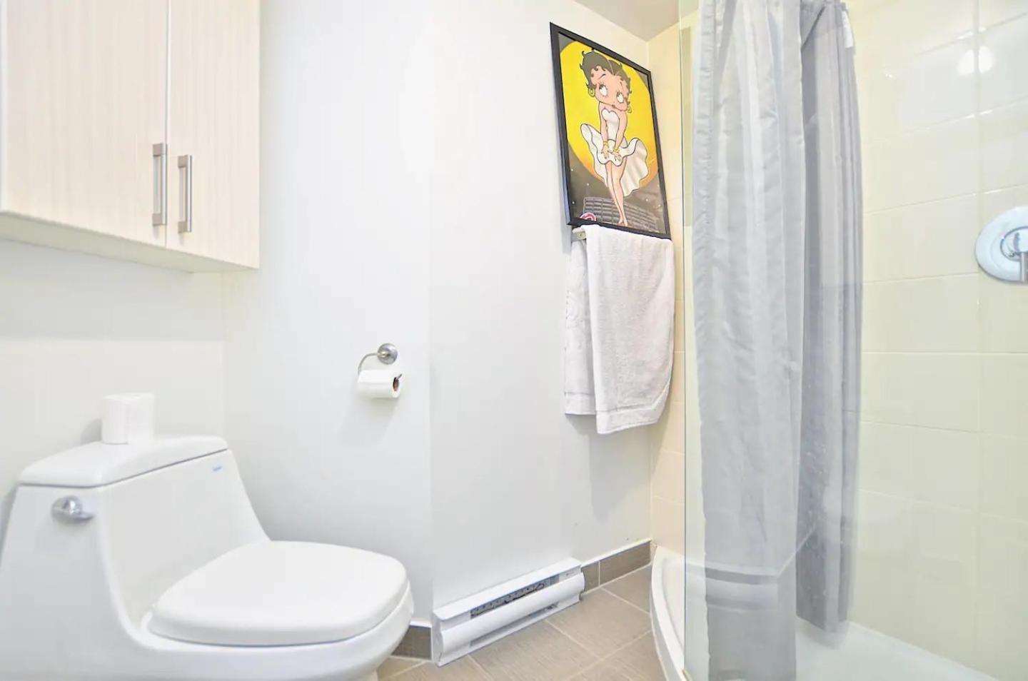 Stylish Urban Loft Downtown Apartment มอนทรีอัล ภายนอก รูปภาพ