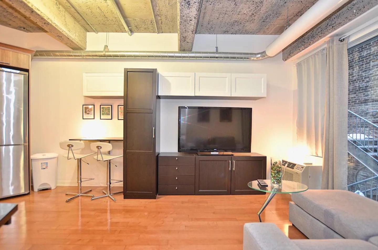 Stylish Urban Loft Downtown Apartment มอนทรีอัล ภายนอก รูปภาพ
